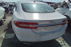 سيارة جاكوار XF 2015