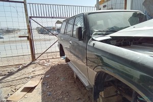 سيارة نيسان باترول سفاري 1998