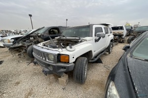 سيارة همر H3 2005