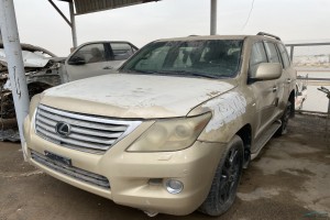 سيارة لكزس LX 2012