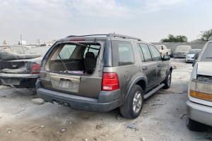 سيارة فورد اكسبلور 2005