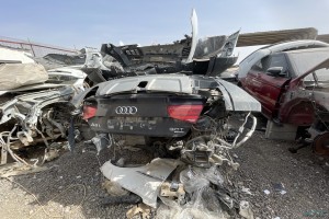 سيارة اودي A8 2012