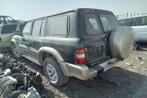 سيارة نيسان باترول سفاري 1997