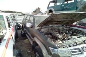 سيارة نيسان باترول سفاري 2000
