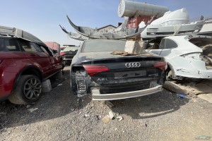 سيارة اودي A8 2012