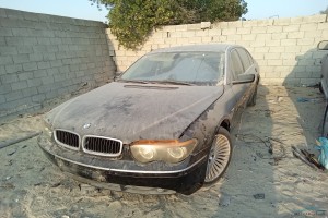 سيارة بي ام دبليو الفئة السابعه 2000