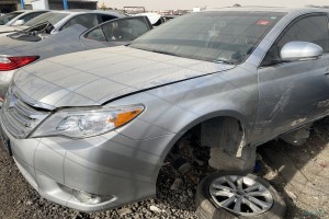 سيارة تويوتا افالون 2010