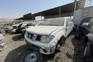 سيارة نيسان نافارا 2013