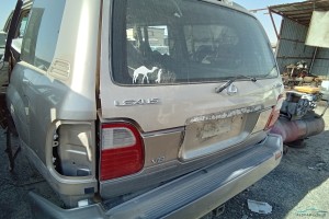 سيارة لكزس LX 2005