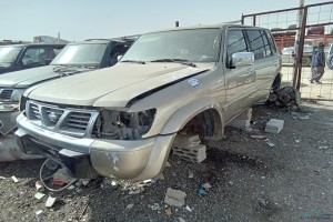 سيارة نيسان باترول سفاري 1998