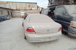 سيارة نيسان صني 2010
